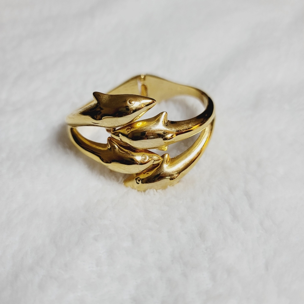Gold dolphin clasp bracelet